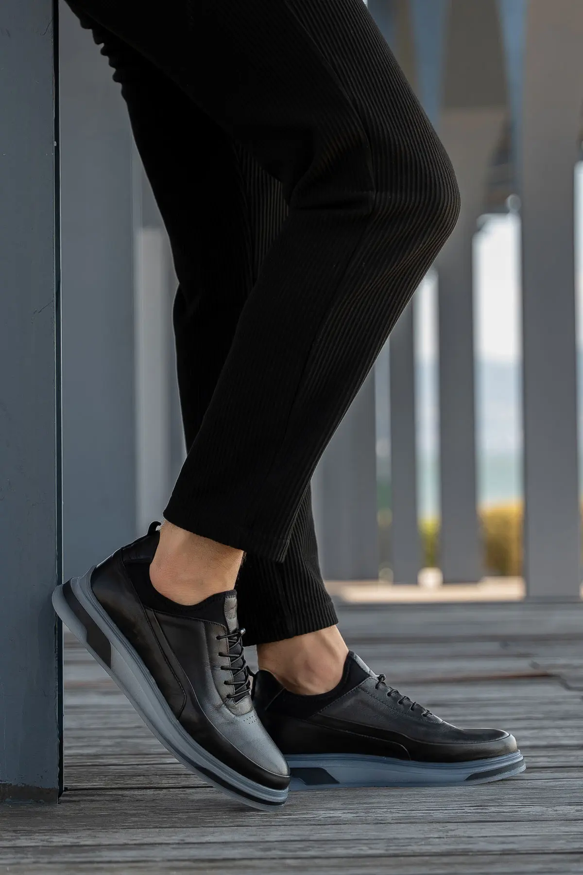 Erkek Kaymaz Taban Bağcıklı Deri Casual Sneaker