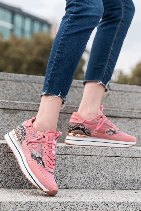 Süet ve Hakiki Deri Detaylı Kadın Sneaker
